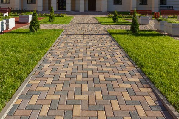 Cost of Paved Walkway Service in Salt Lake City